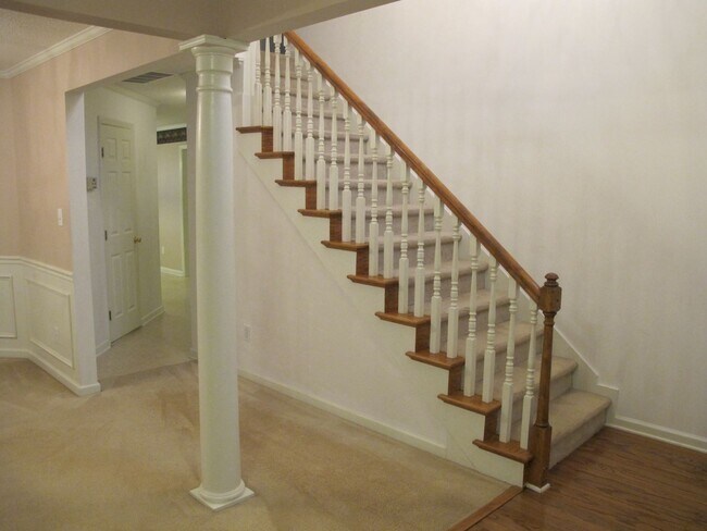 Building Photo - Spacious home in nice Evans neighborhood  ...