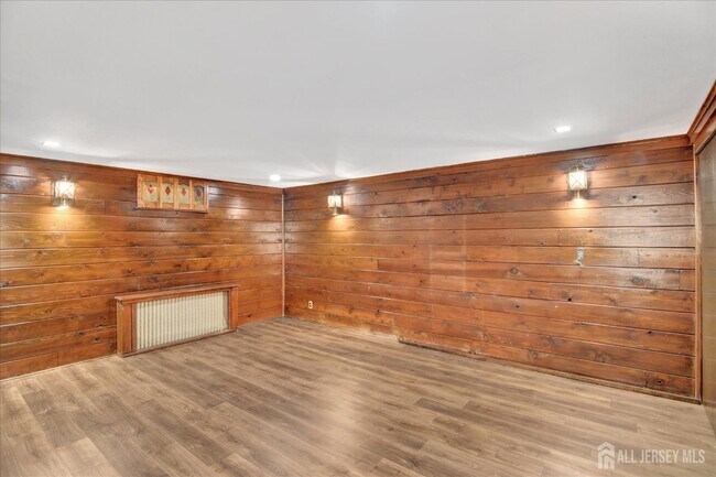 Building Photo - 5 Hilltop Ave