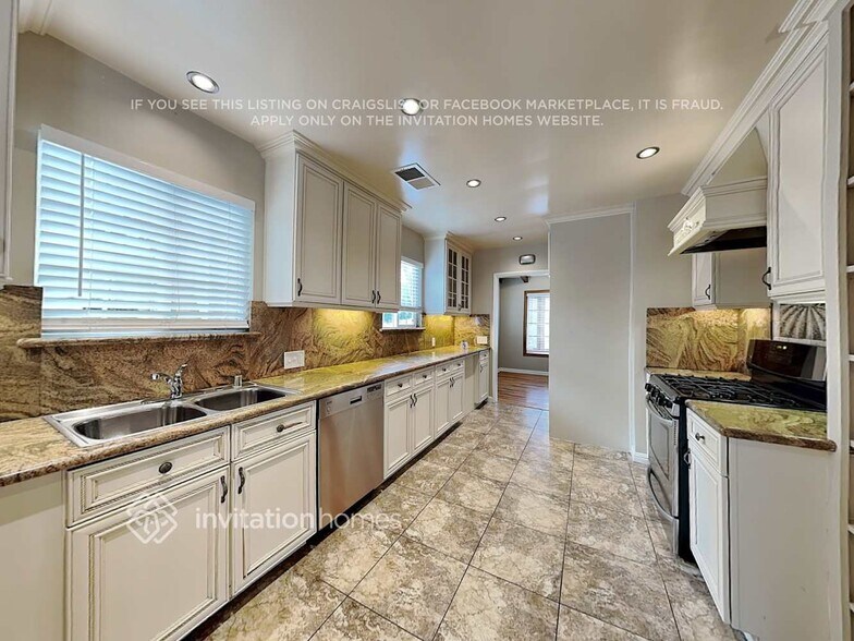 Building Photo - 14230 Enadia Way