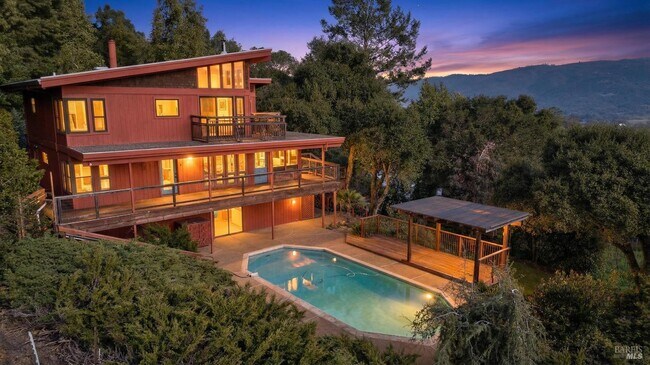 Building Photo - 2299 Sobre Vista Rd