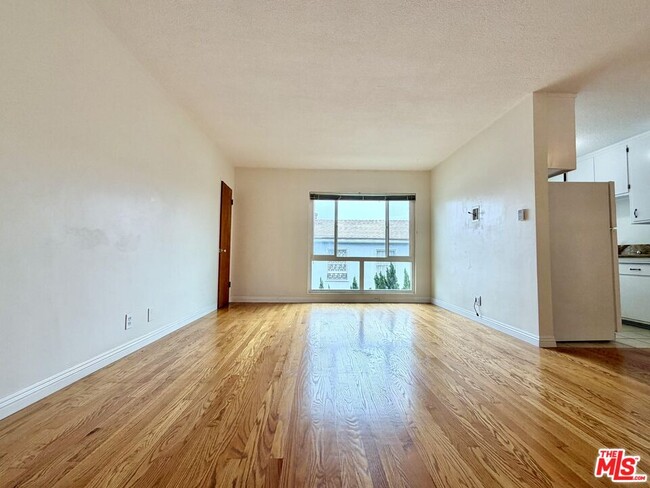 Building Photo - 1346 Cochran Ave