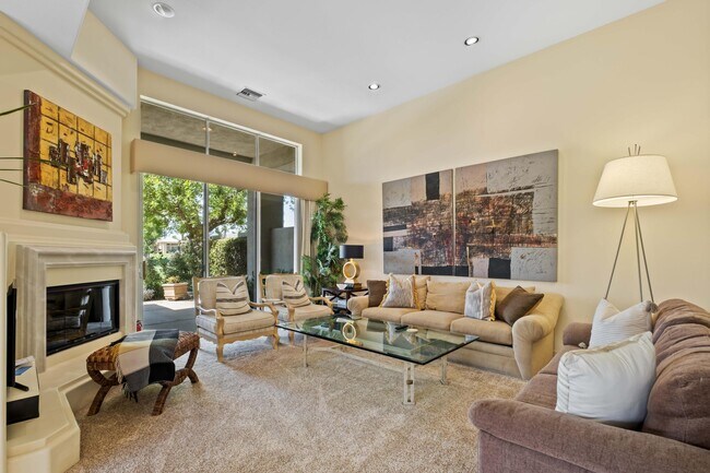 Building Photo - 461 Desert Holly Dr