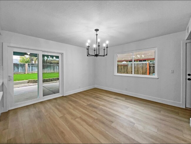 Building Photo - 7952 Summerplace Dr