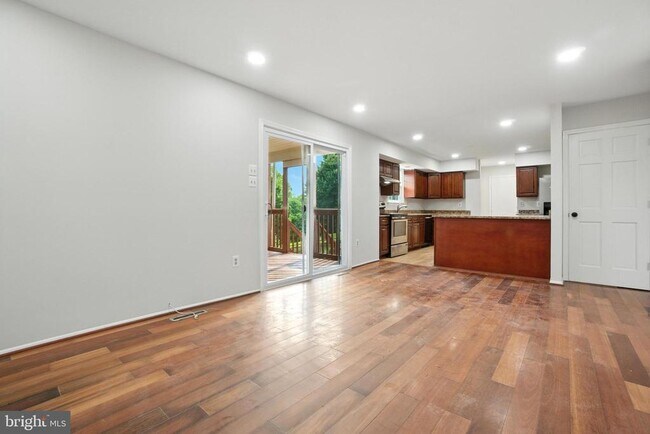 Building Photo - 4739 Bates Dr