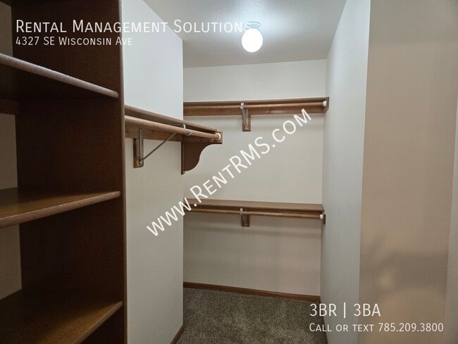 Building Photo - 4327 SE Wisconsin Ave