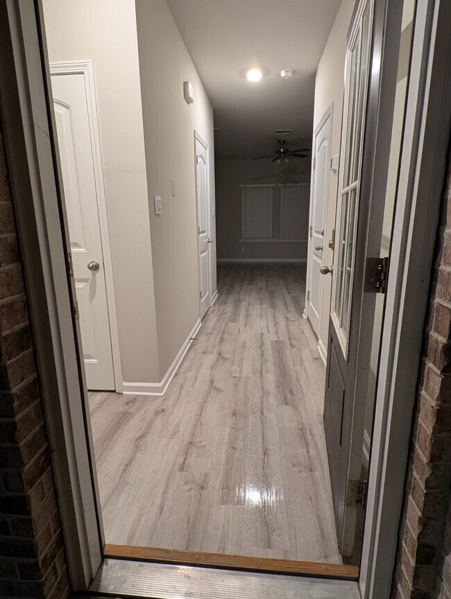 Building Photo - 75360 Crestview Hls Lp