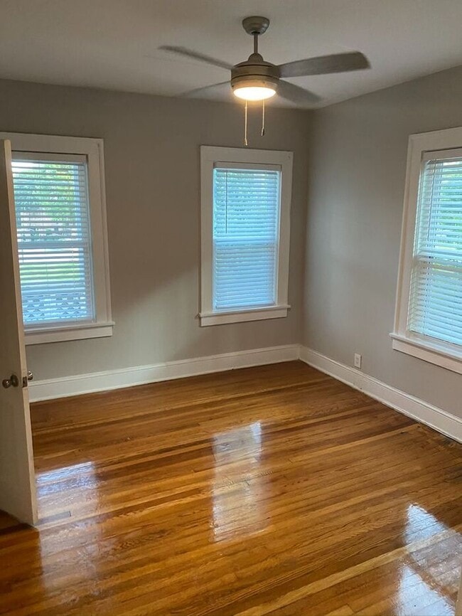 Building Photo - Charming Remodeled 1 Bedroom / 1 Bathroom on Briarcliff Road -Prime Location!