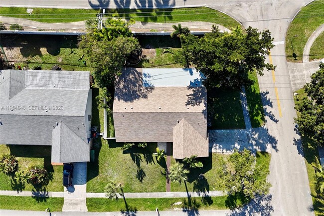 Building Photo - 7380 NW 44th Ct