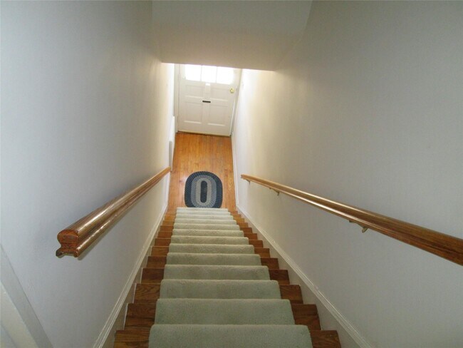 Building Photo - 293 Manville Rd