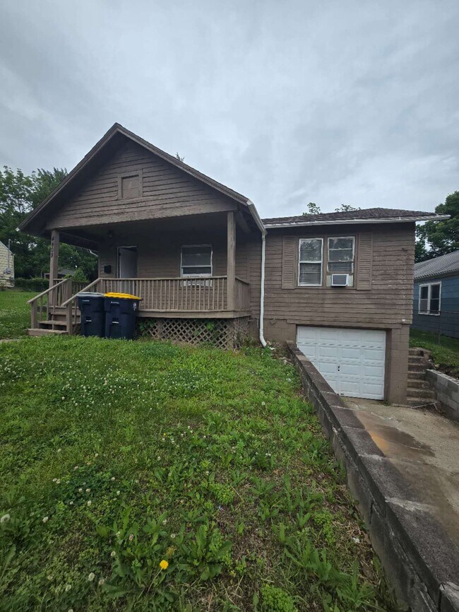 Primary Photo - 4409 Myrtle Ave