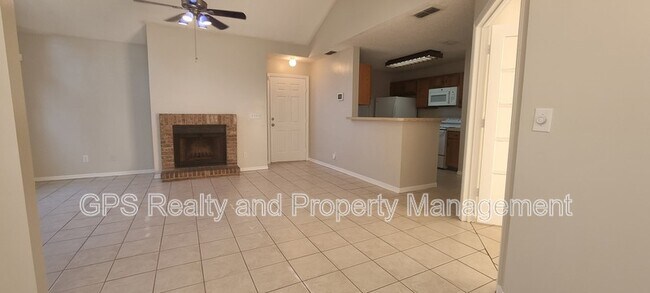 Building Photo - 956 Forest Ridge Ct