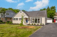 Building Photo - 724 Justina St