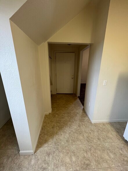 Building Photo - 509 Litchfield St