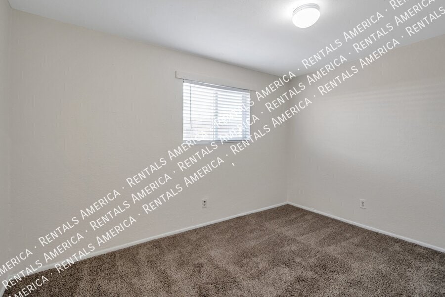 Building Photo - 311 W Bealey Ave
