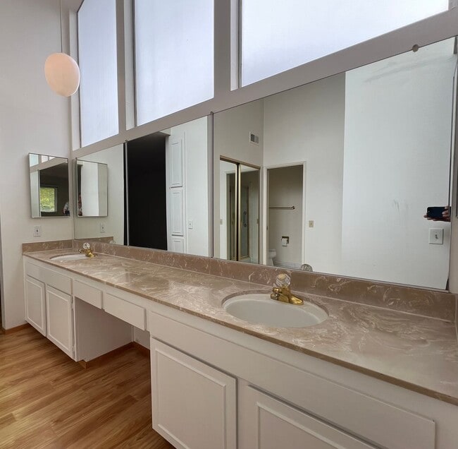 Building Photo - Elegant Executive Home Westborough SSF  5 ...