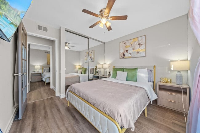 Building Photo - 13075 Old West Ave