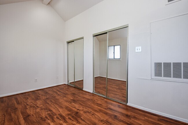 Building Photo - 4144 Greystone Way
