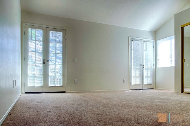 Building Photo - Enjoy Carlsbad living in this beautifully ...
