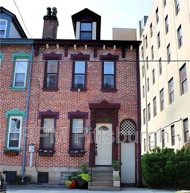 Building Photo - 2118 Sidney St