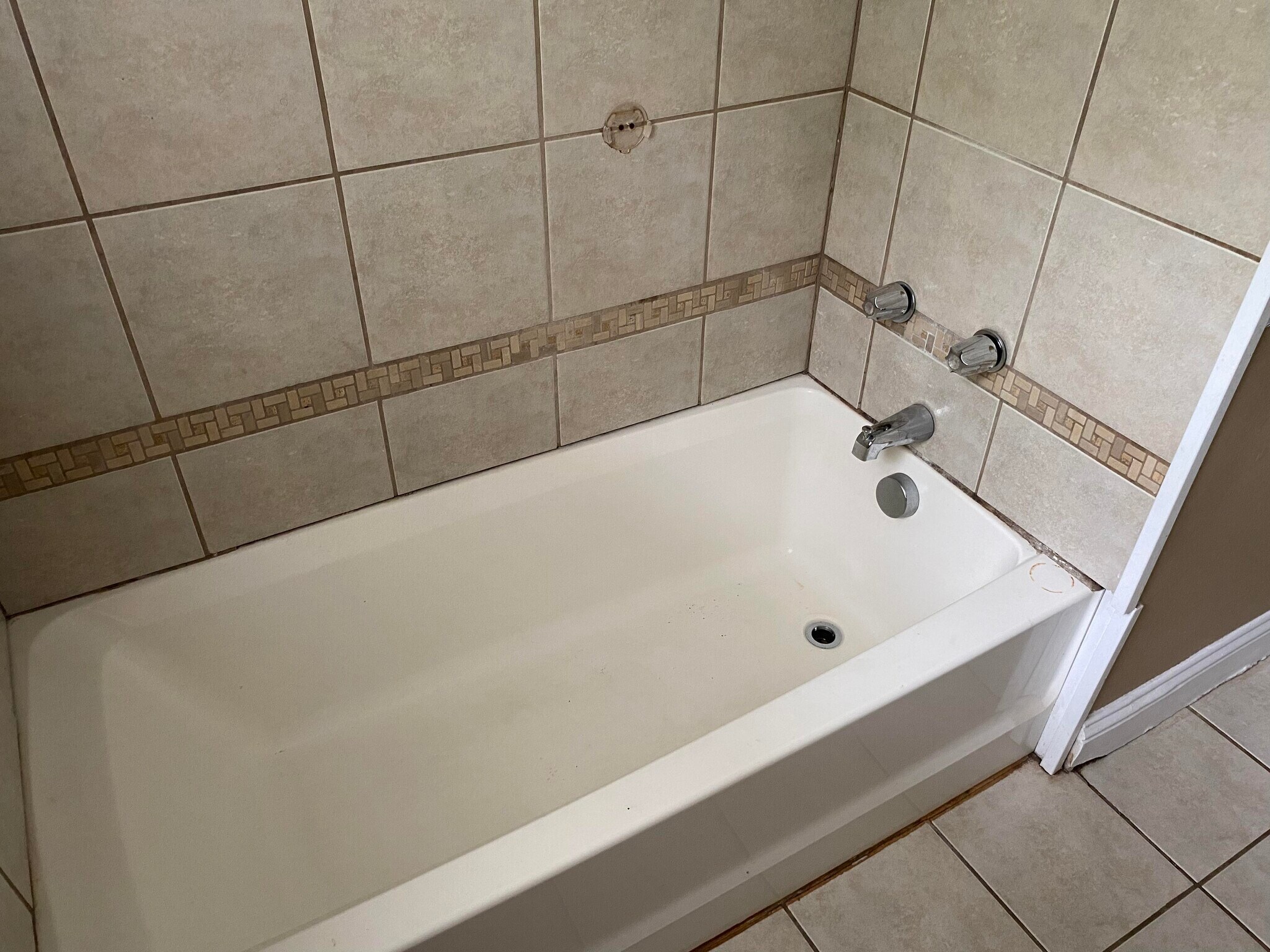 Building Photo - 716 E Austin St