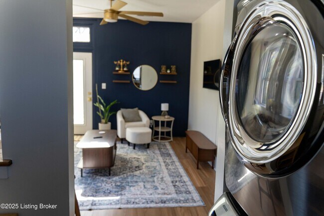 Building Photo - 1135 S 1st St