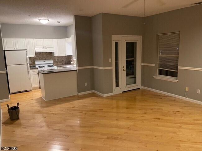 Building Photo - 312 Brittany Dr