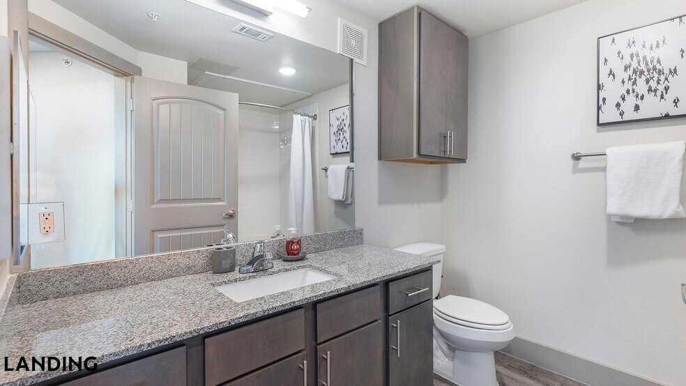 Building Photo - 12500 Shadowglen Trce