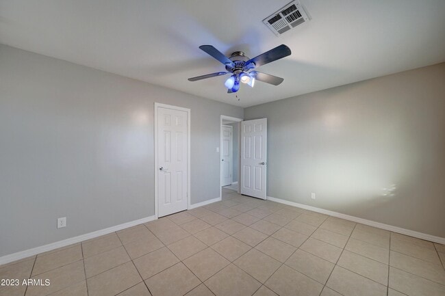 Building Photo - 1202 N 49th Pl