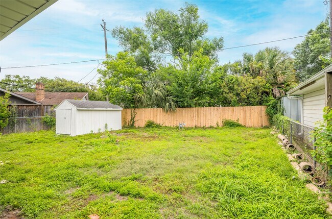 Building Photo - 3519 Westridge St