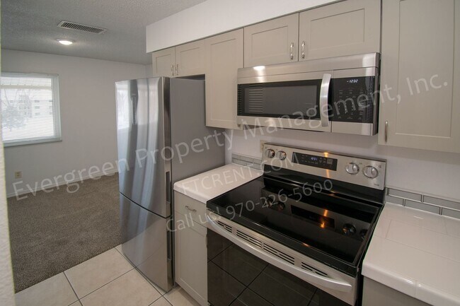 Building Photo - 1705 Heatheridge Rd