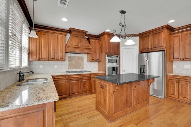 Building Photo - 1225 Mcminn Way