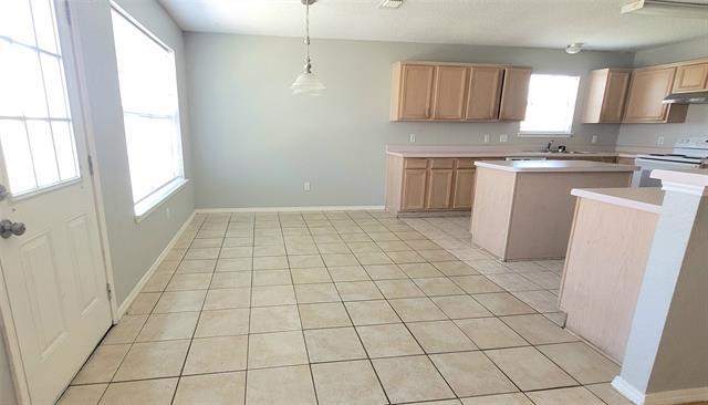 Building Photo - 865 W Lynn Creek Dr