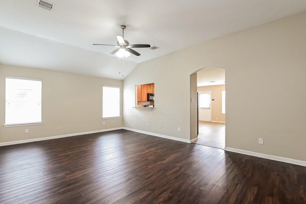 Building Photo - 4018 Falvel Shadow Creek Dr