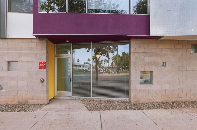 Building Photo - 1111 W University Dr