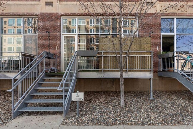 Building Photo - 700 N Washington Ave