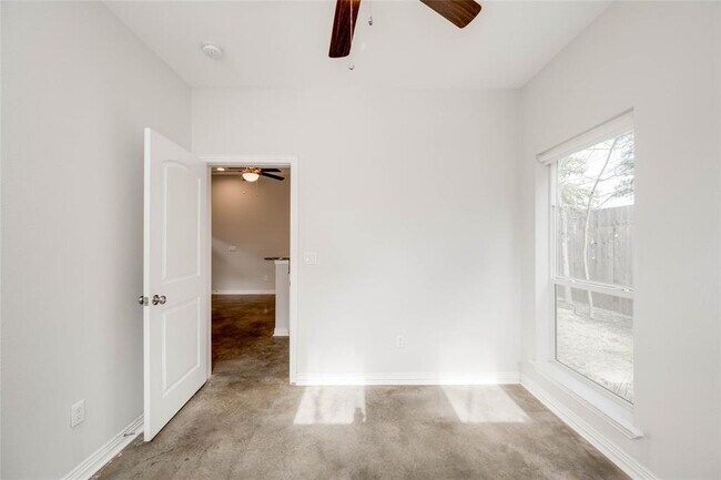 Building Photo - 811 Gunter St