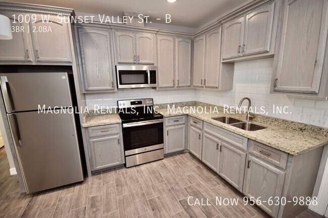 Building Photo - 1009 W Sunset Valley St