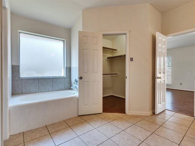 Building Photo - 2306 Diamond Springs Dr