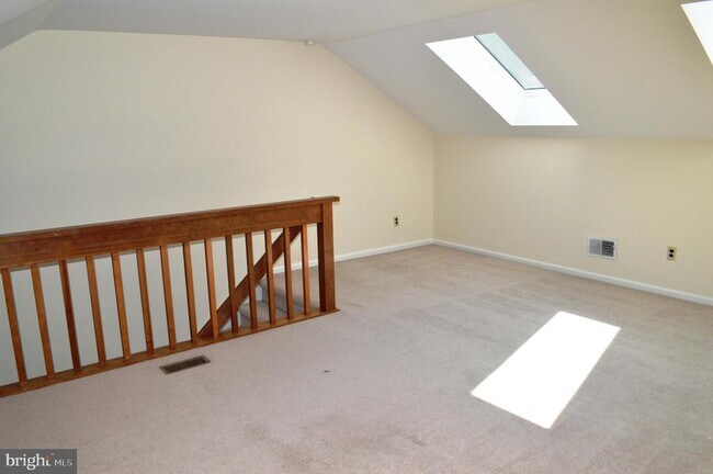 Building Photo - 422 Briar Creek Dr