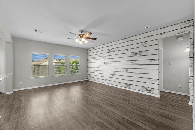 Building Photo - 1740 Cindy Ln
