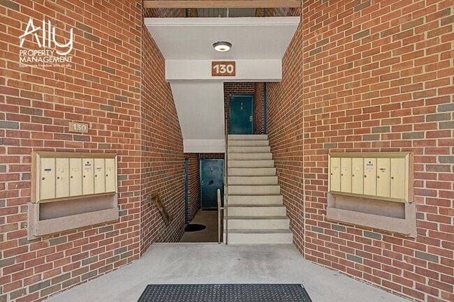 Building Photo - 130 Turtle Creek Rd