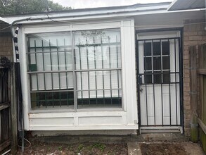 Building Photo - 6957 Chasewood Dr