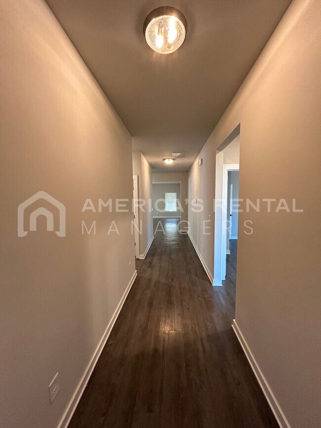 Building Photo - Home for Rent in Jemison, AL. Available to View with 48 Hour Notice!!!