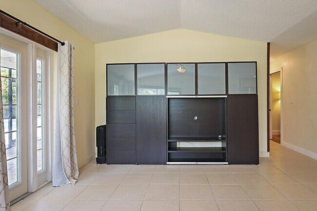 Building Photo - 11337 Little Bear Way