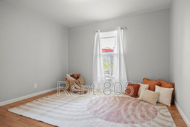 Building Photo - 3407 Rexford St