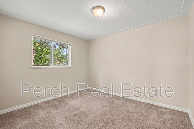 Building Photo - 954 Winona Ct