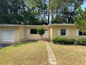 Building Photo - Back on Market!