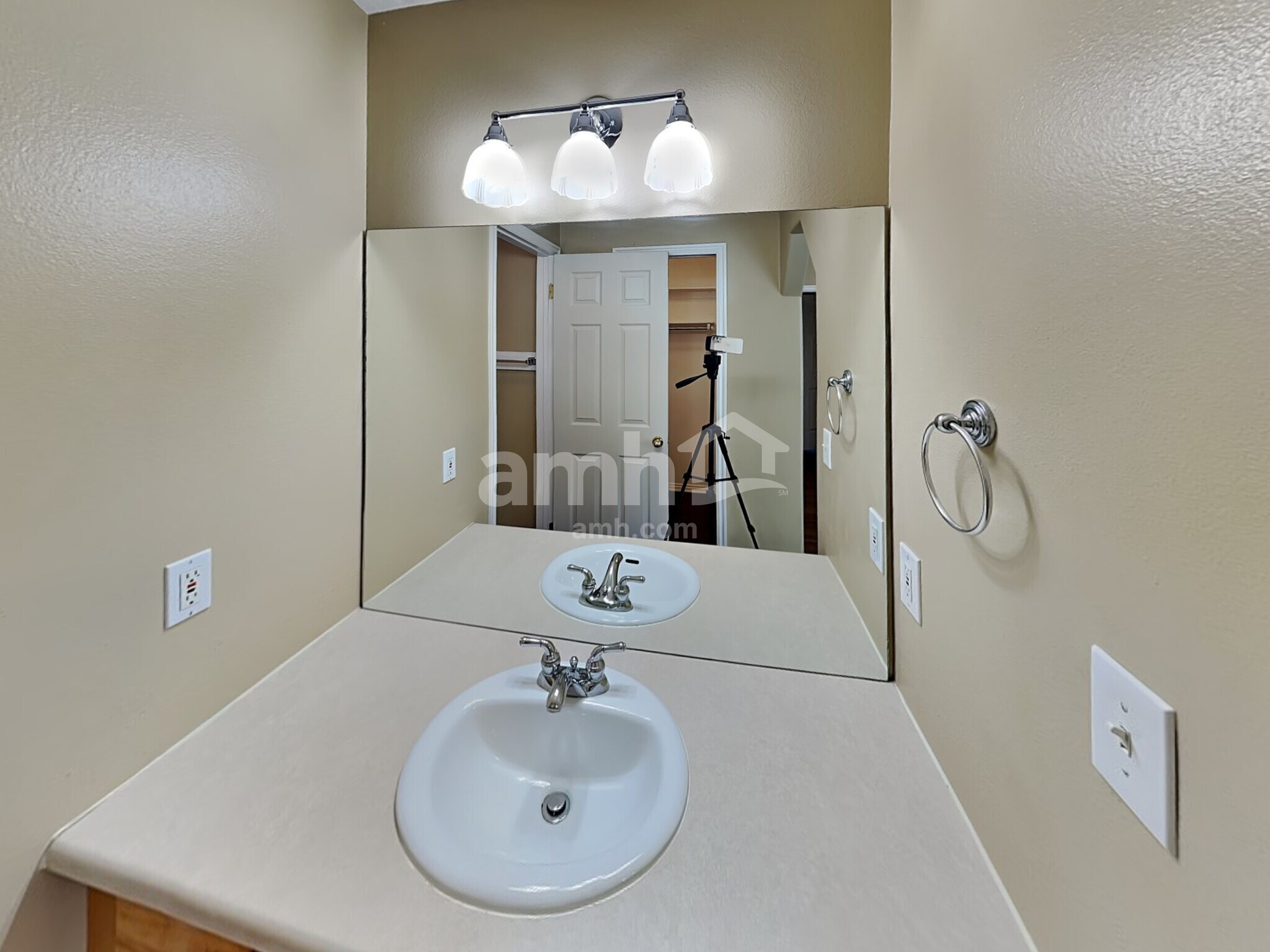 Building Photo - 628 N 540 W