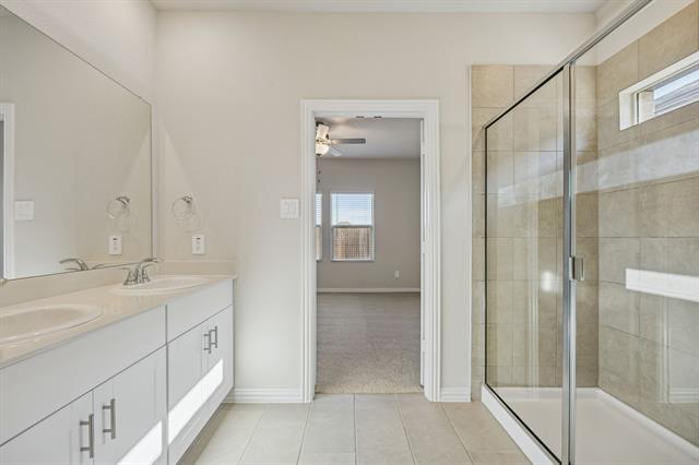 Building Photo - 805 Leavenworth Dr