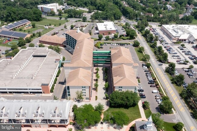 Building Photo - 6070 Main St